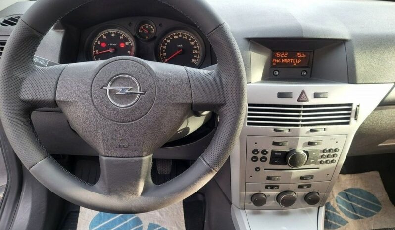 Opel Astra full