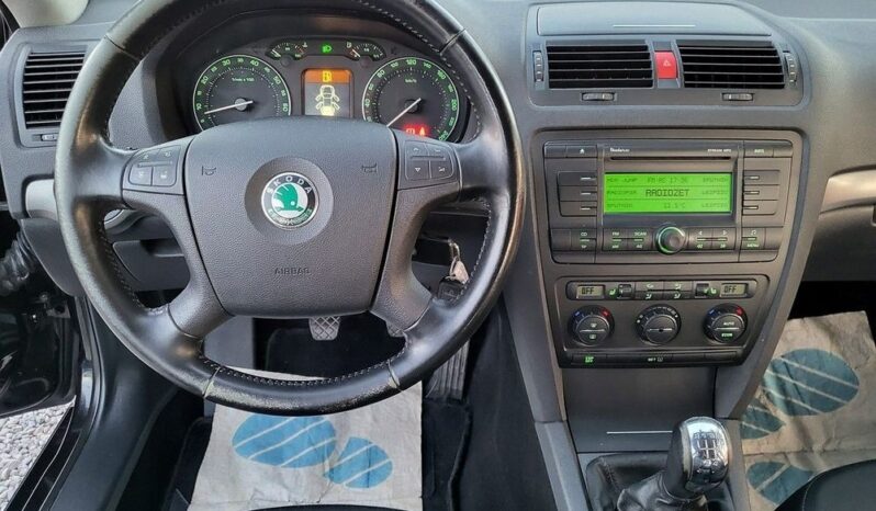 Skoda Octavia full