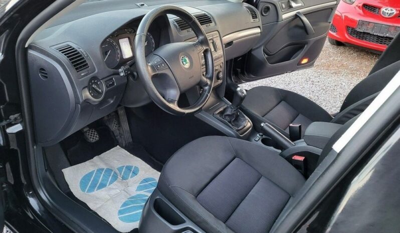 Skoda Octavia full