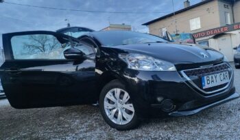 Peugeot 208 full
