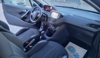 Peugeot 208 full