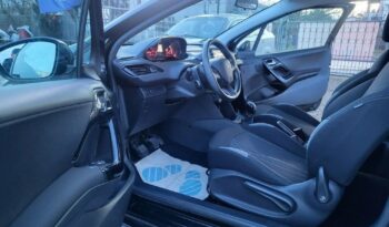 Peugeot 208 full