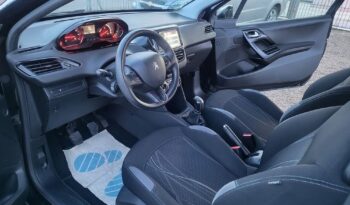 Peugeot 208 full