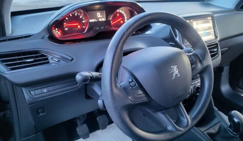 Peugeot 208 full