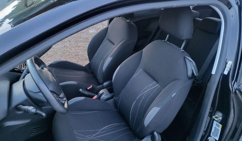 Peugeot 208 full
