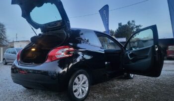 Peugeot 208 full