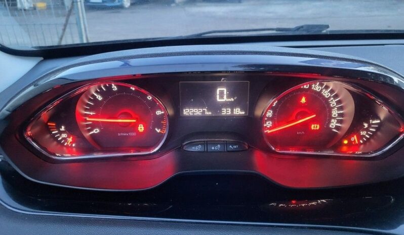 Peugeot 208 full