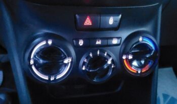 Peugeot 208 full