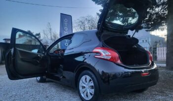 Peugeot 208 full