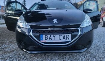 Peugeot 208 full