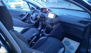 Peugeot 208 full