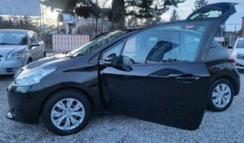 Peugeot 208 full