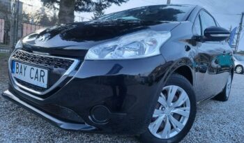 Peugeot 208 full