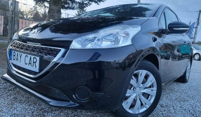 Peugeot 208 full