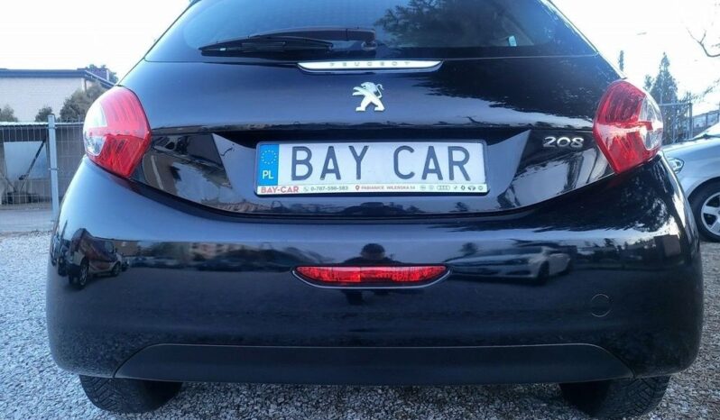 Peugeot 208 full