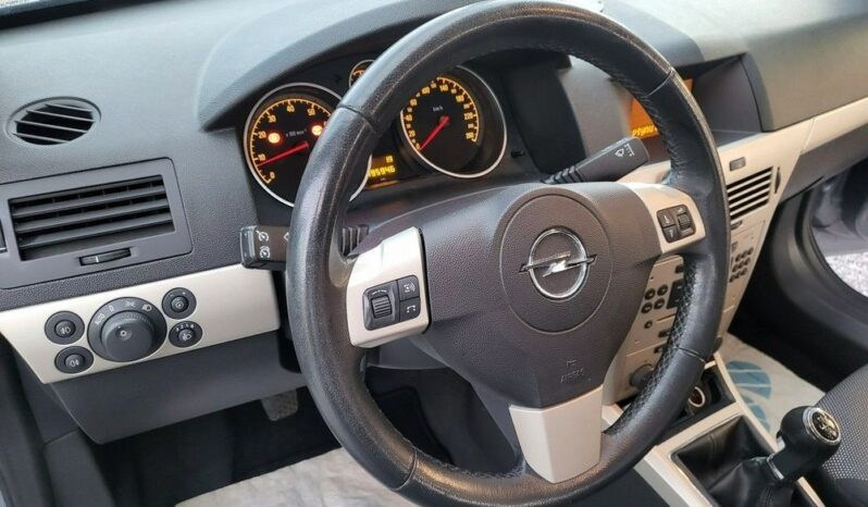 Opel Astra full