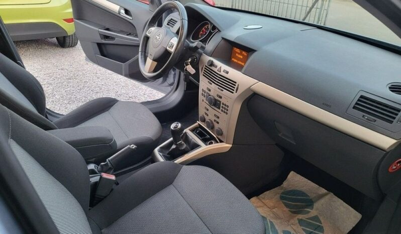 Opel Astra full