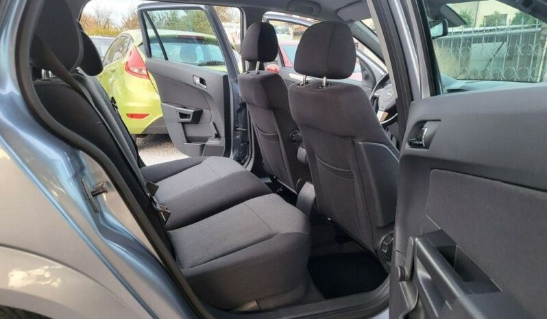 Opel Astra full