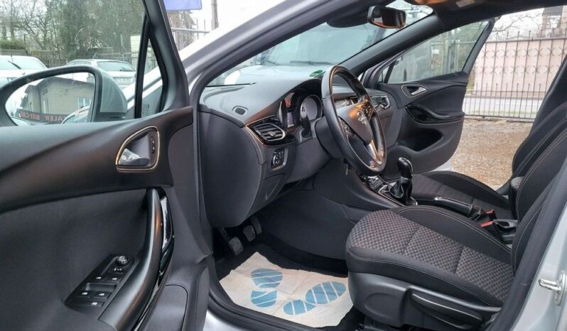 Opel Astra full